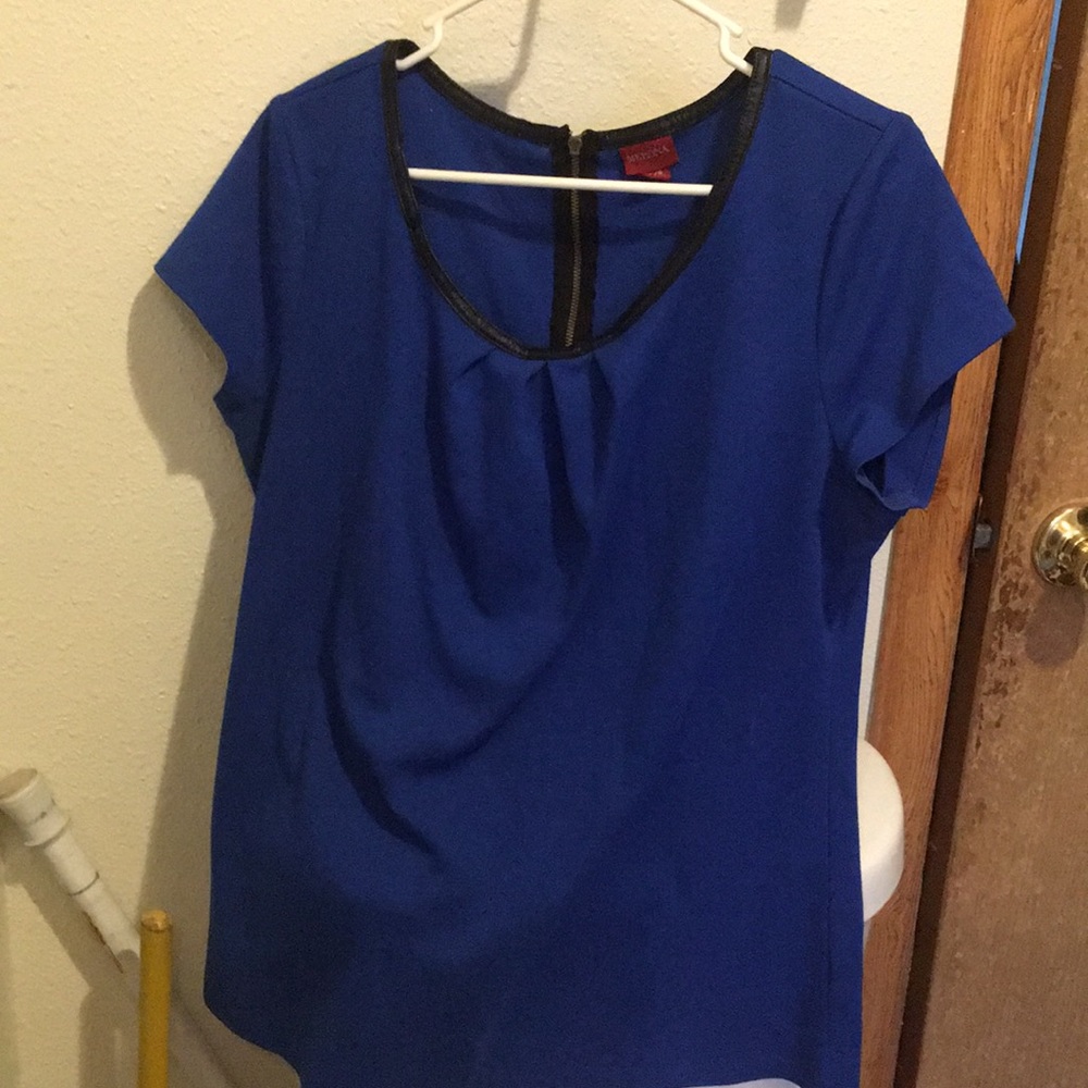 A Blue Dress Top. Company; MERONA. Size: L/G